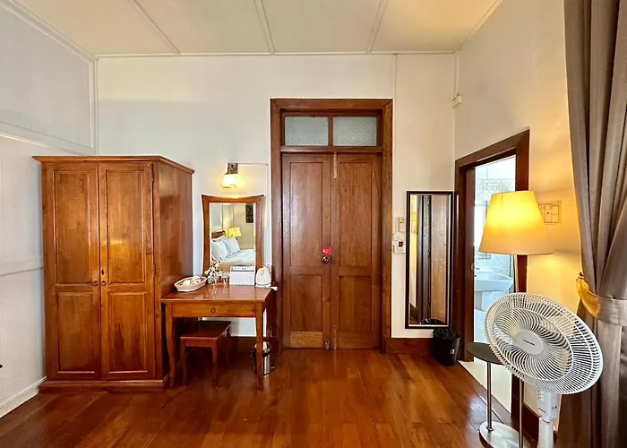 Dinsomon Hotel